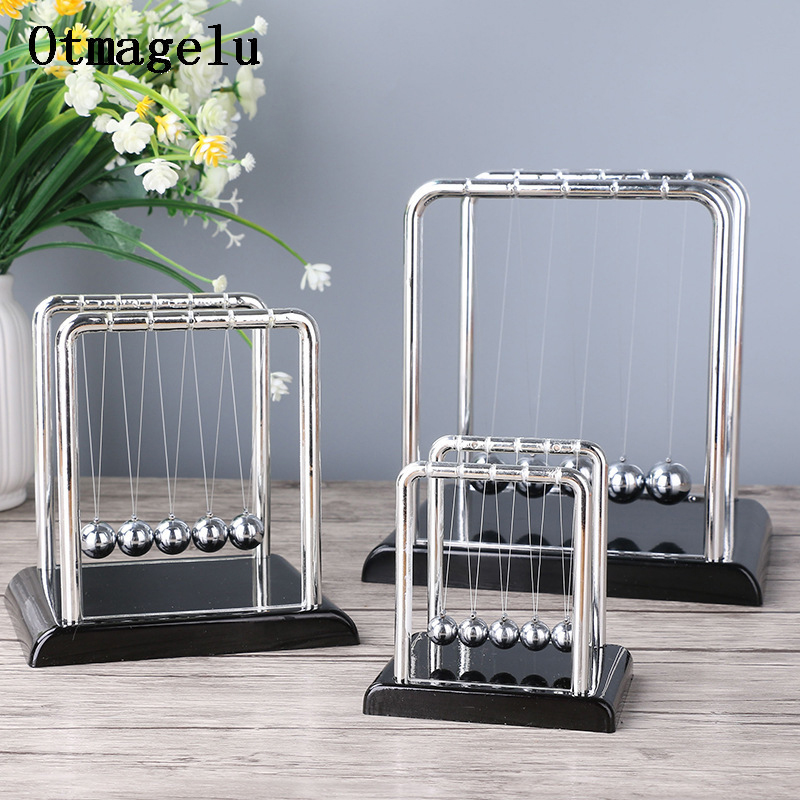 Mini estatuilla de péndulo de  - Newton Cradle Large reseña y precio