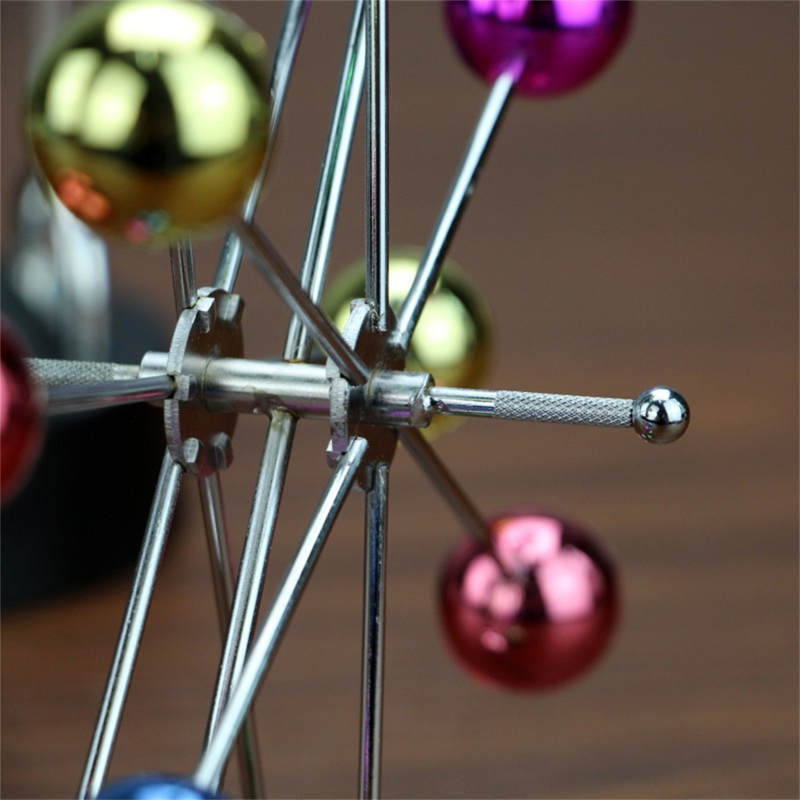 Máquina de movimiento perpetuo - Newton Cradle Large reseña y precio